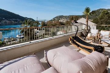 Spacious 5-Bedroom Villa in Mokošica