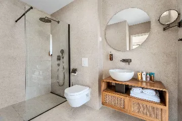 Spacious 5-Bedroom Villa in Mokošica