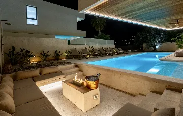 Spacious 5-Bedroom Villa in Mokošica