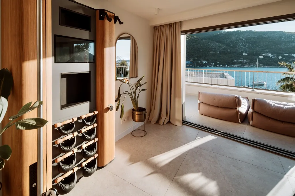 Spacious 5-Bedroom Villa in Mokošica