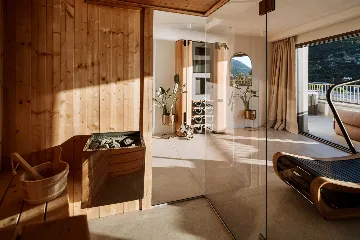 Spacious 5-Bedroom Villa in Mokošica