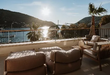 Spacious 5-Bedroom Villa in Mokošica