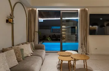 Spacious 5-Bedroom Villa in Mokošica