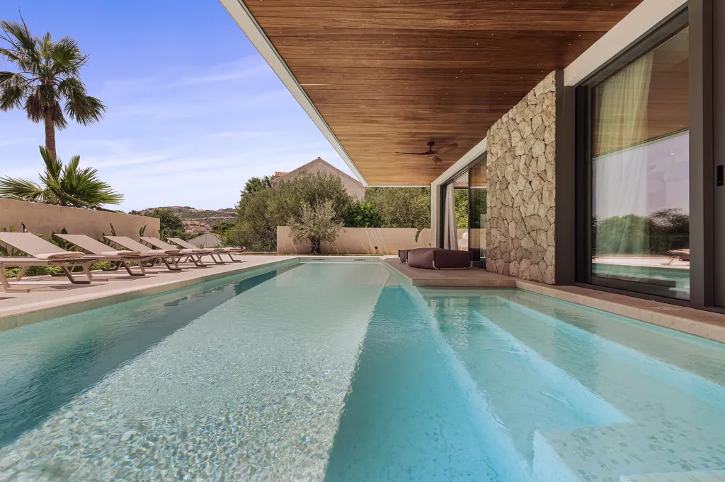 Spacious 5-Bedroom Villa in Mokošica