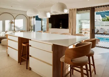 Spacious 5-Bedroom Villa in Mokošica