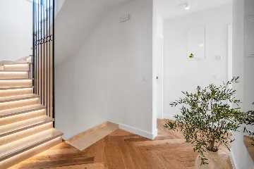 Spacious 5-Bedroom Villa in Mokošica