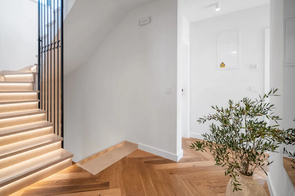 Spacious 5-Bedroom Villa in Mokošica