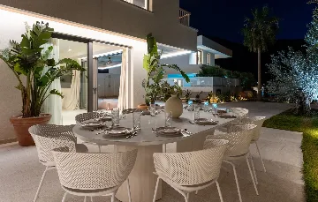 Spacious 5-Bedroom Villa in Mokošica