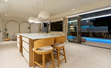 Spacious 5-Bedroom Villa in Mokošica