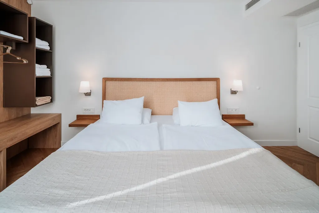 Spacious 5-Bedroom Villa in Mokošica