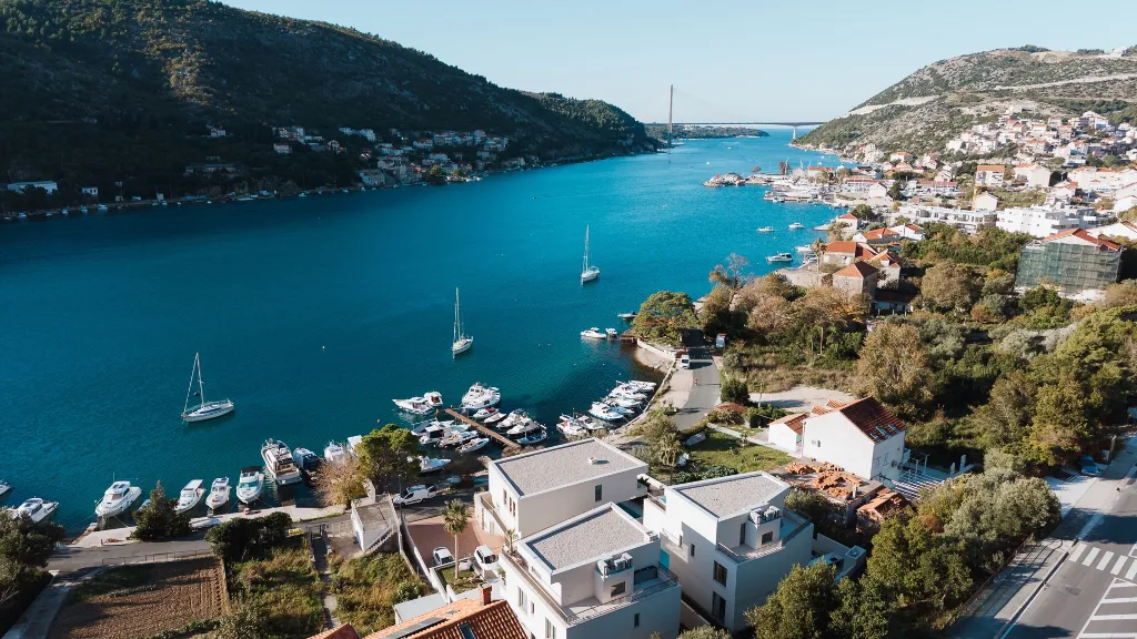 Spacious 5-Bedroom Villa in Mokošica