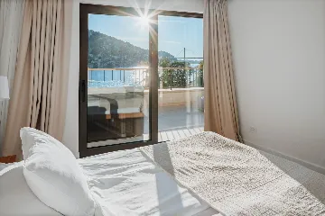 Spacious 5-Bedroom Villa in Mokošica