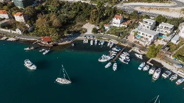 Spacious 5-Bedroom Villa in Mokošica