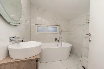 Contemporary 3-Bedroom Villa in Novalja