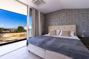 Contemporary 3-Bedroom Villa in Novalja