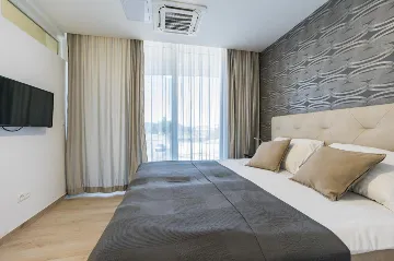 Contemporary 3-Bedroom Villa in Novalja