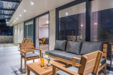 Contemporary 3-Bedroom Villa in Novalja