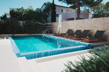 Contemporary 3-Bedroom Villa in Novalja