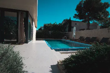 Contemporary 3-Bedroom Villa in Novalja