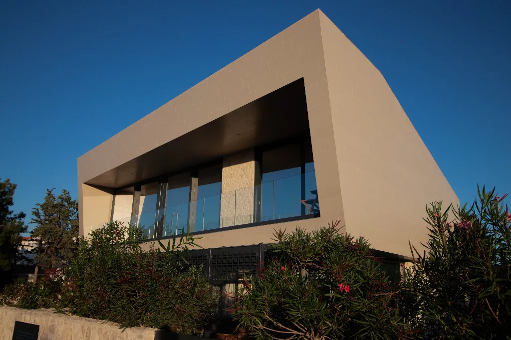 Contemporary 3-Bedroom Villa in Novalja