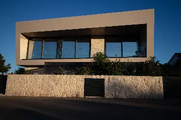 Contemporary 3-Bedroom Villa in Novalja