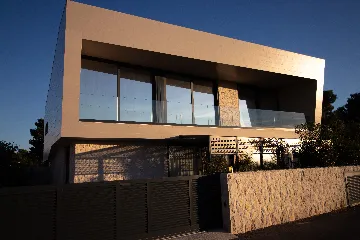 Contemporary 3-Bedroom Villa in Novalja