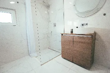 Contemporary 3-Bedroom Villa in Novalja