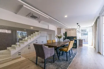 Contemporary 3-Bedroom Villa in Novalja