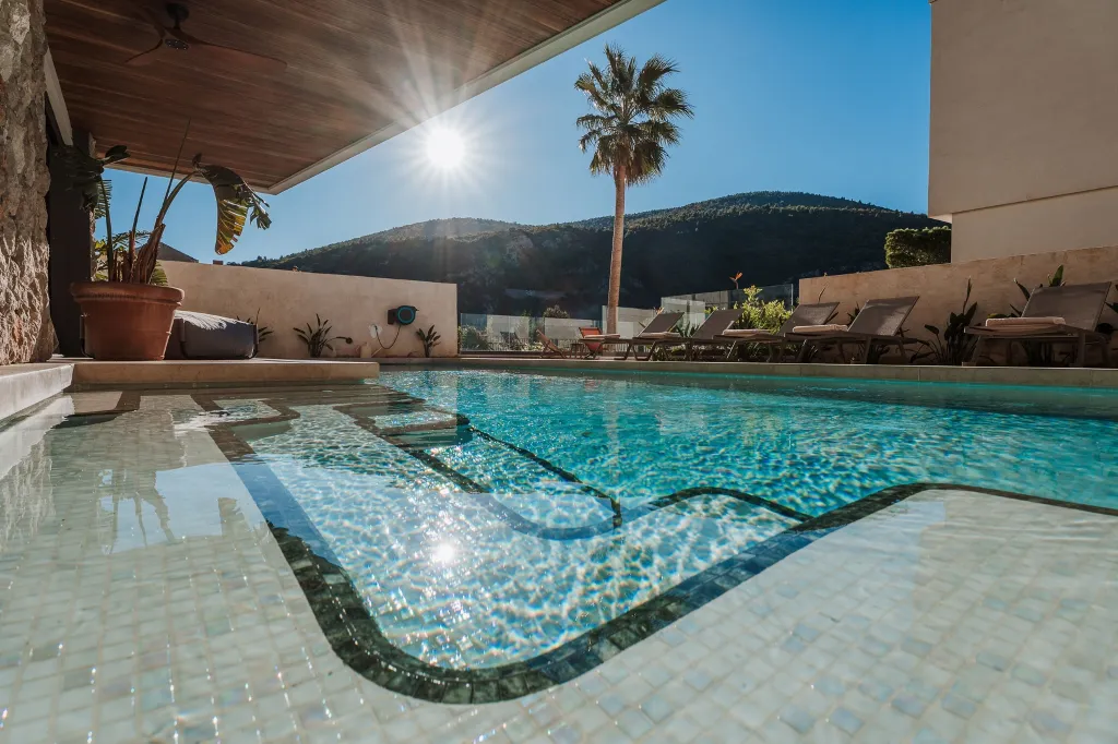 Spacious 5-Bedroom Villa in Mokošica