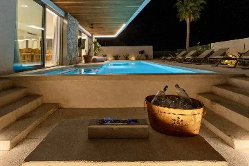 Spacious 5-Bedroom Villa in Mokošica