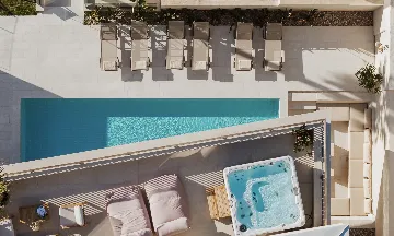 Spacious 5-Bedroom Villa in Mokošica