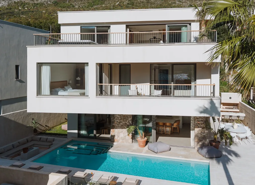 Spacious 5-Bedroom Villa in Mokošica