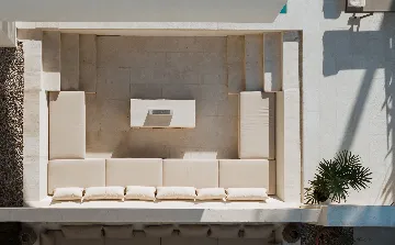 Spacious 5-Bedroom Villa in Mokošica