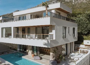 Spacious 5-Bedroom Villa in Mokošica