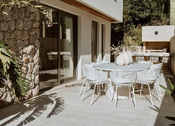 Spacious 5-Bedroom Villa in Mokošica