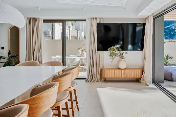 Spacious 5-Bedroom Villa in Mokošica