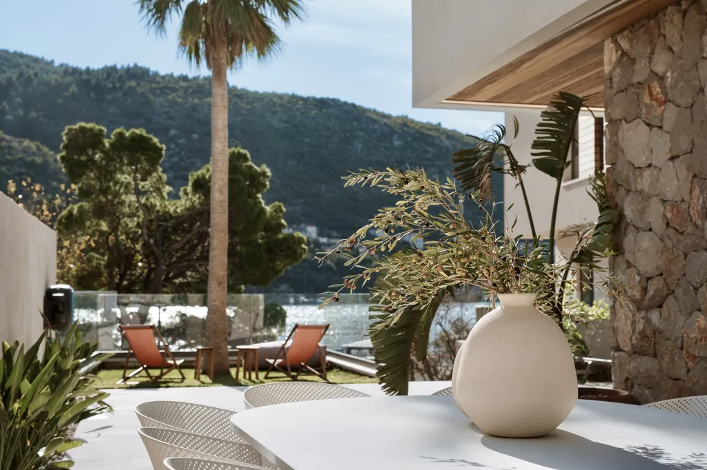 Spacious 5-Bedroom Villa in Mokošica