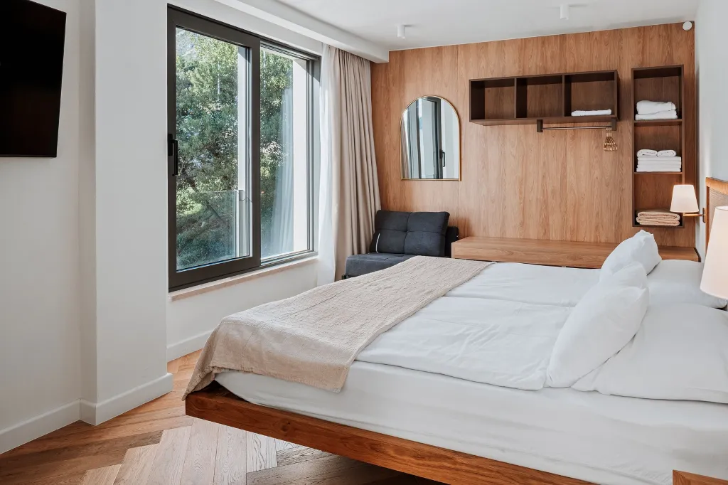 Spacious 5-Bedroom Villa in Mokošica