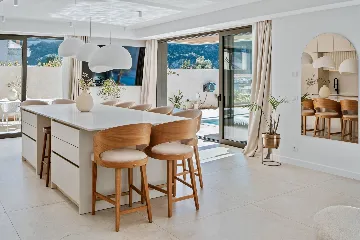Spacious 5-Bedroom Villa in Mokošica