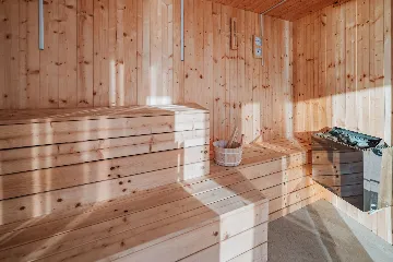 Spacious 5-Bedroom Villa in Mokošica