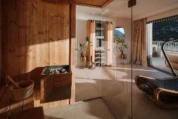 Spacious 5-Bedroom Villa in Mokošica