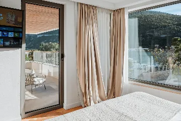 Spacious 5-Bedroom Villa in Mokošica