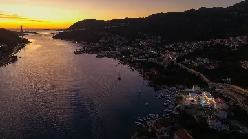 Spacious 5-Bedroom Villa in Mokošica