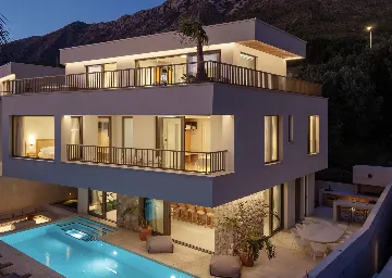 Spacious 5-Bedroom Villa in Mokošica