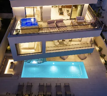 Spacious 5-Bedroom Villa in Mokošica