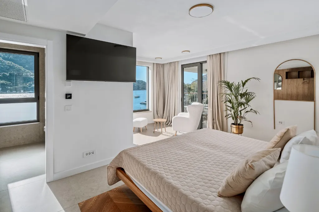Spacious Group Villa Retreat in Mokošica