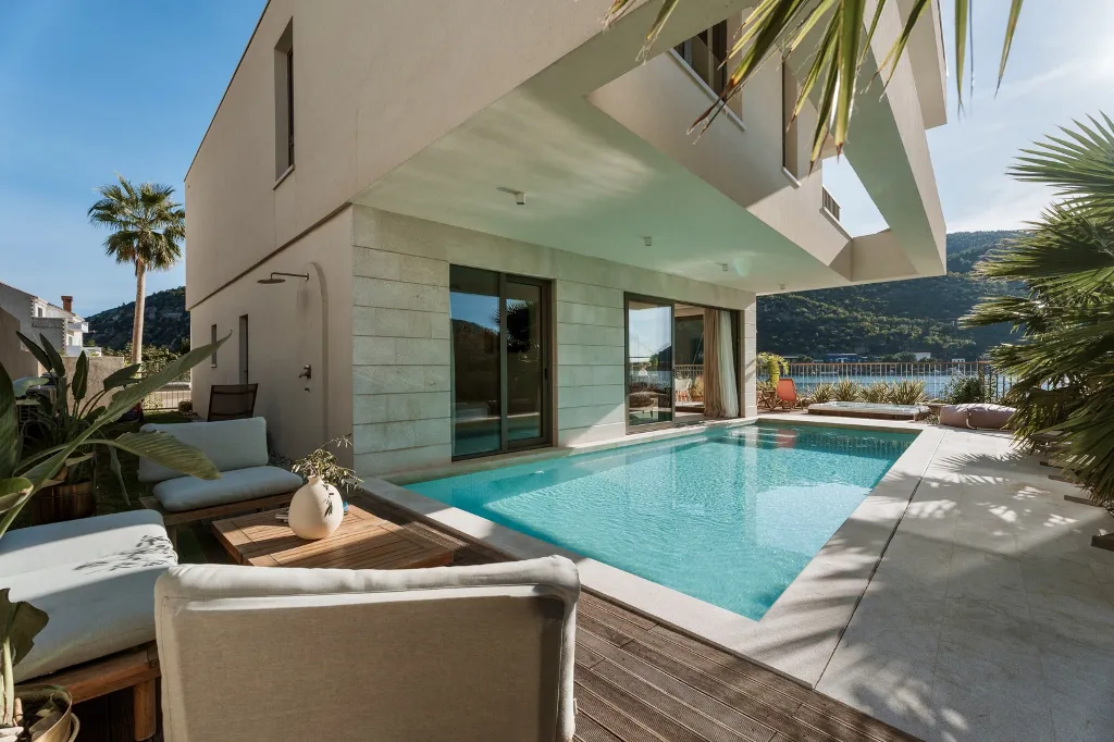 Spacious Group Villa Retreat in Mokošica