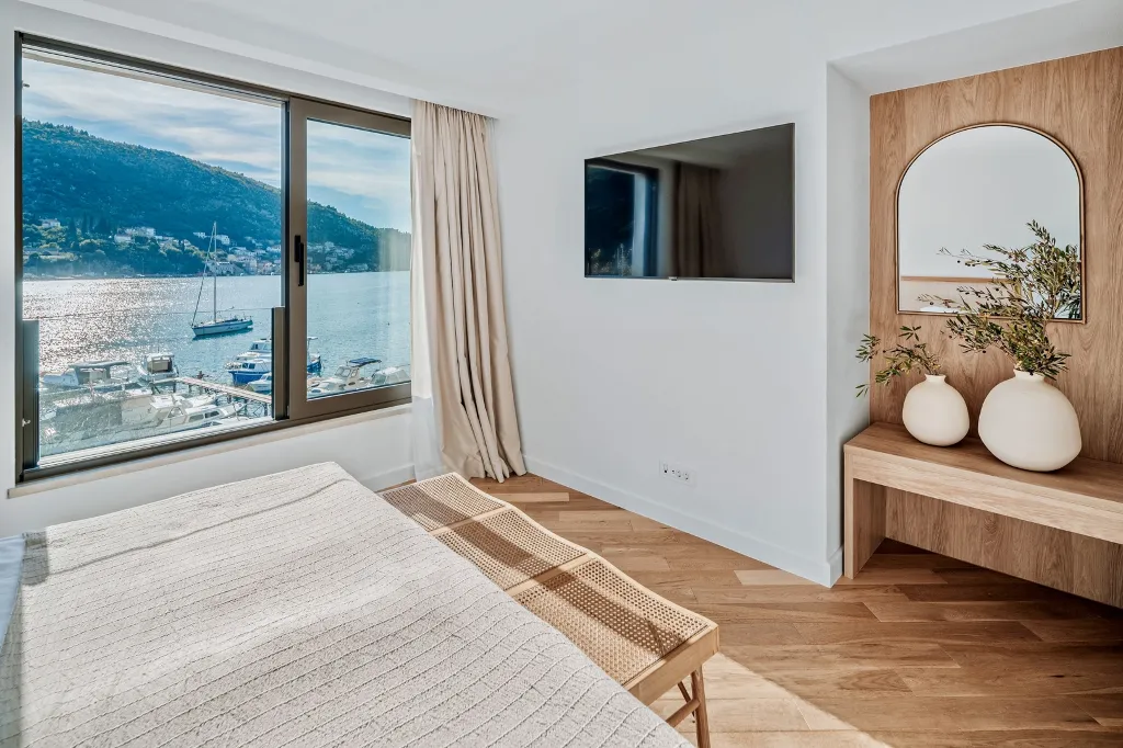 Spacious 4-Bedroom Villa in Mokošica