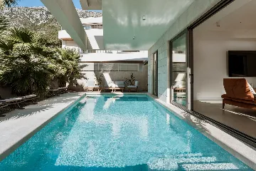 Spacious 4-Bedroom Villa in Mokošica