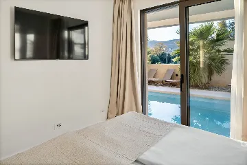 Spacious 4-Bedroom Villa in Mokošica